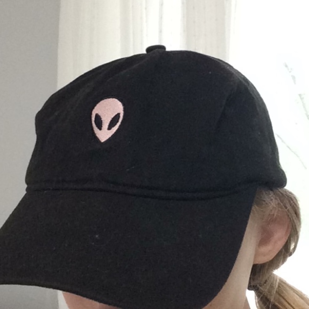 Black baseball cap